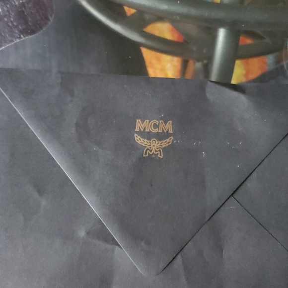 Mcm leather HOST PICK  diamond wallet dust cover warr…special lowered - Picture 13 of 14